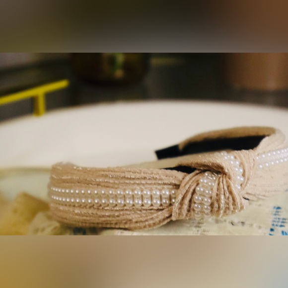 6 for $20 NWOT Pearl Knot Raffia Headband - Picture 3 of 4